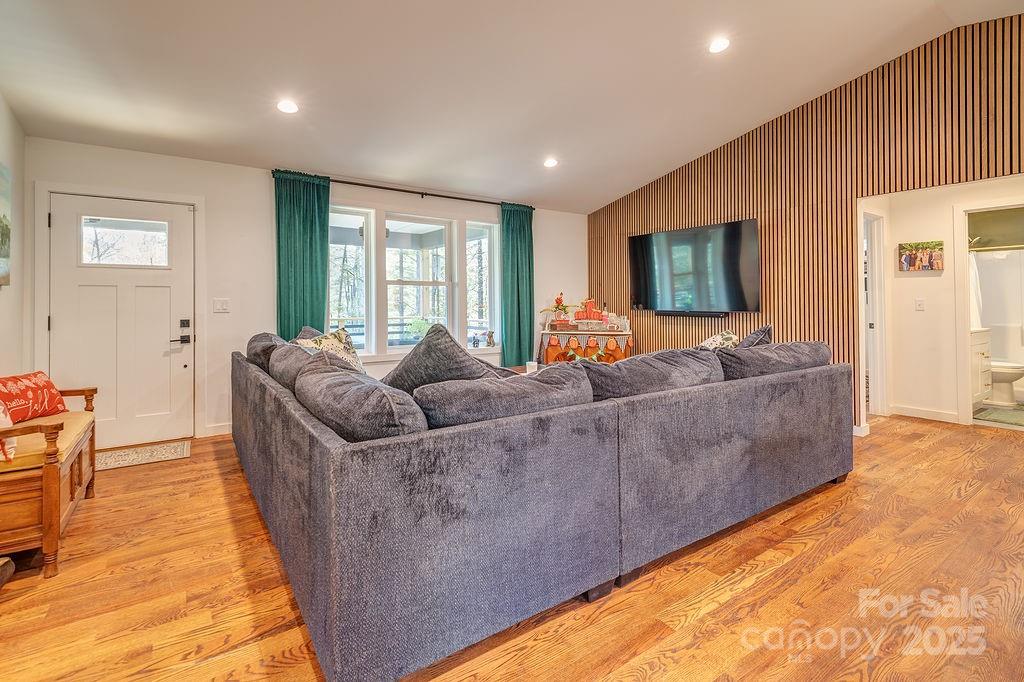 15 Edmond Woods Place