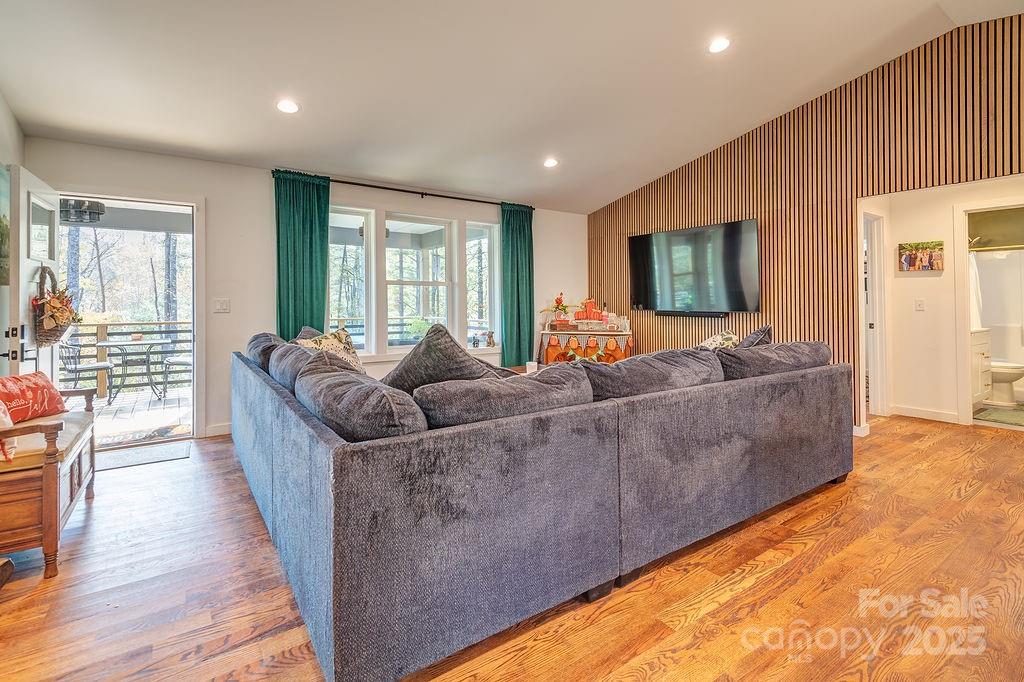 15 Edmond Woods Place