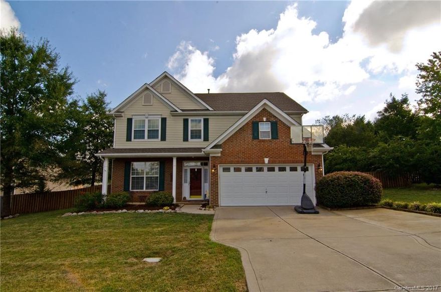 Immaculate move in ready home, inspected and repaired, fenced back yard, storage shed to remain. Located across from Crowders Creek Elementary in Autumn Cove. Convenient to Rock Hill, York, Clover, & Charlotte.
1 year warranty in place