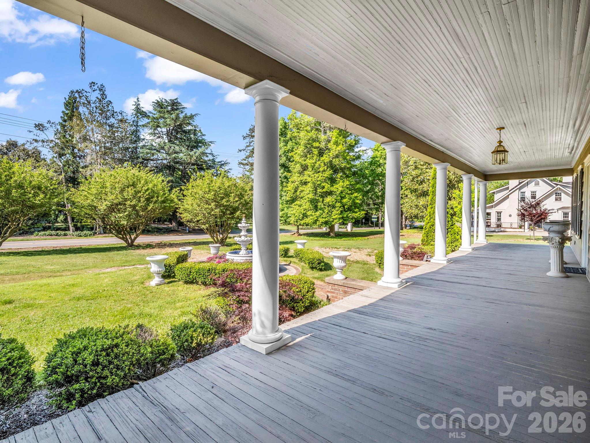 238 W Mountain Street