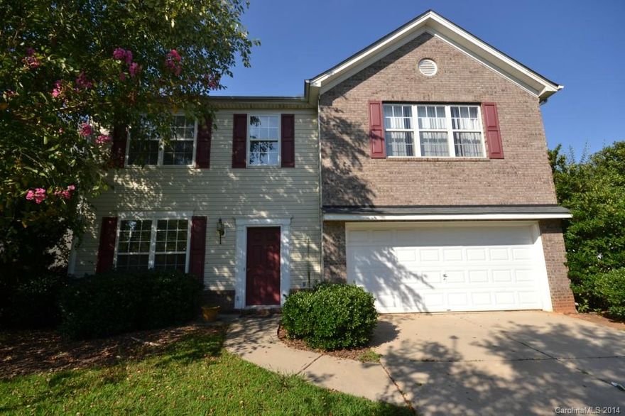 Stately and spacious home in great neighborhood.  First floor has living room, dining room, kitchen, family room and huge MBR w his/her closets, bath w shower, garden tub and water closet.  Second floor has open loft, 3 bdrms and huge bonus room that can be used as 5th bdrm.  Community clubhouse and pool.