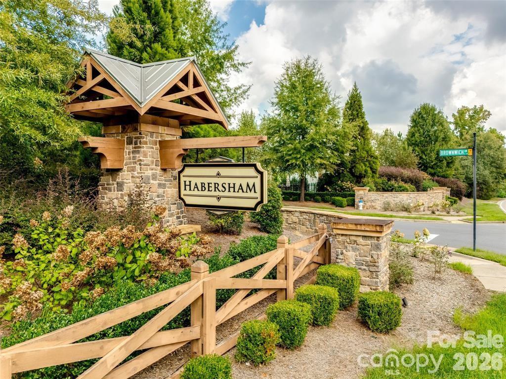 204 Hampton Trail Drive