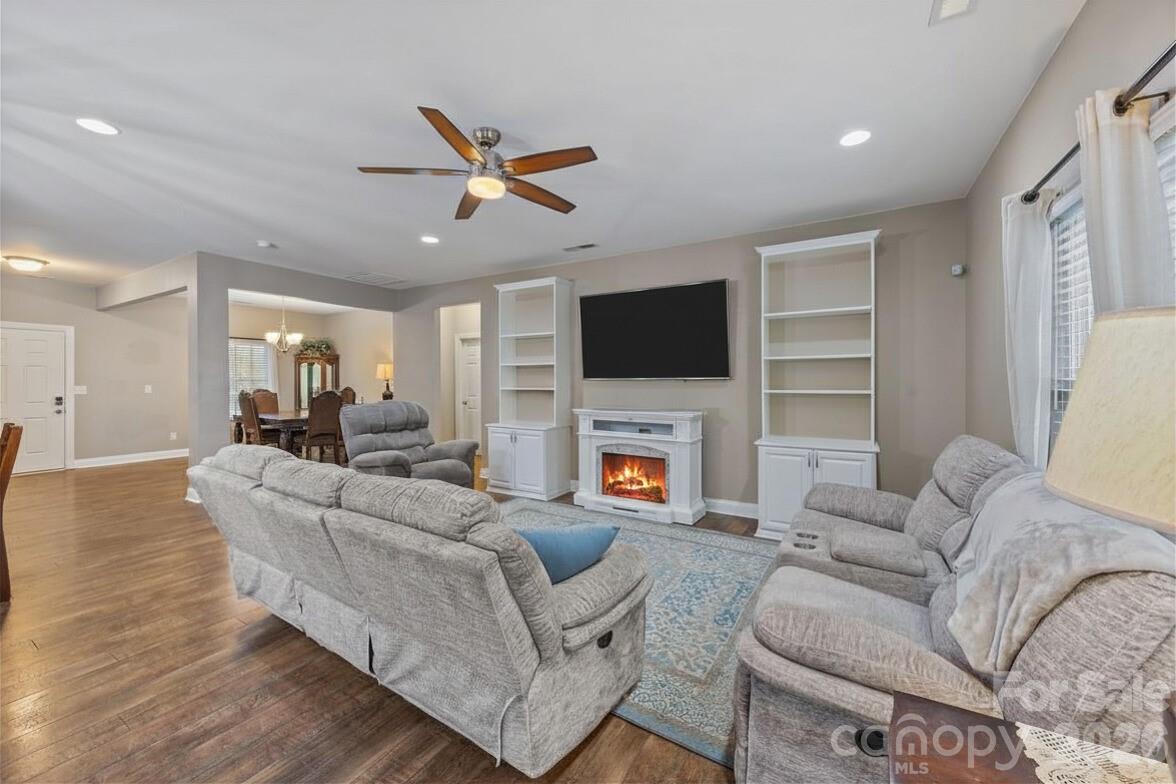 Wiltshire Manor - Residential