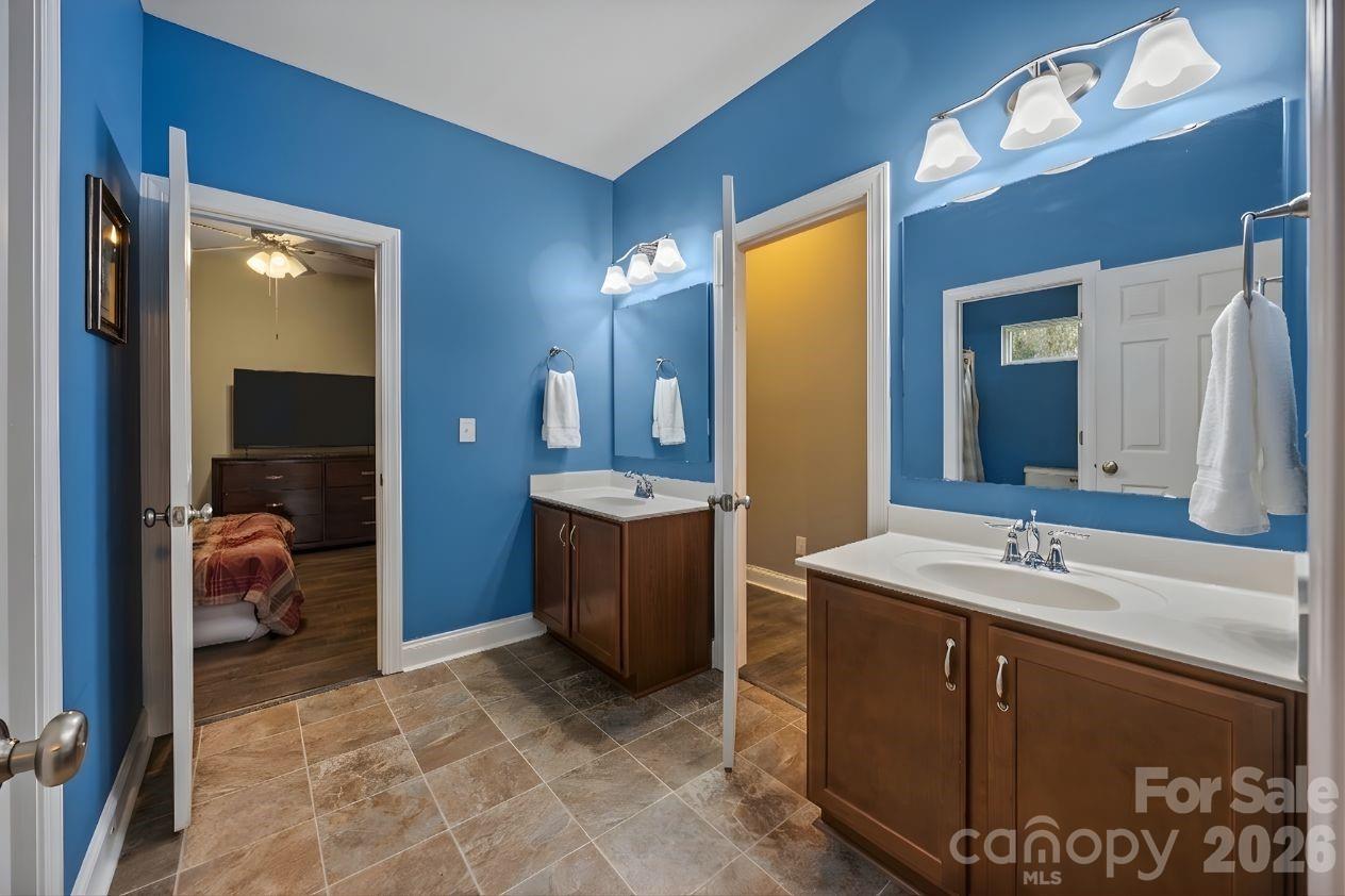 Wiltshire Manor - Residential