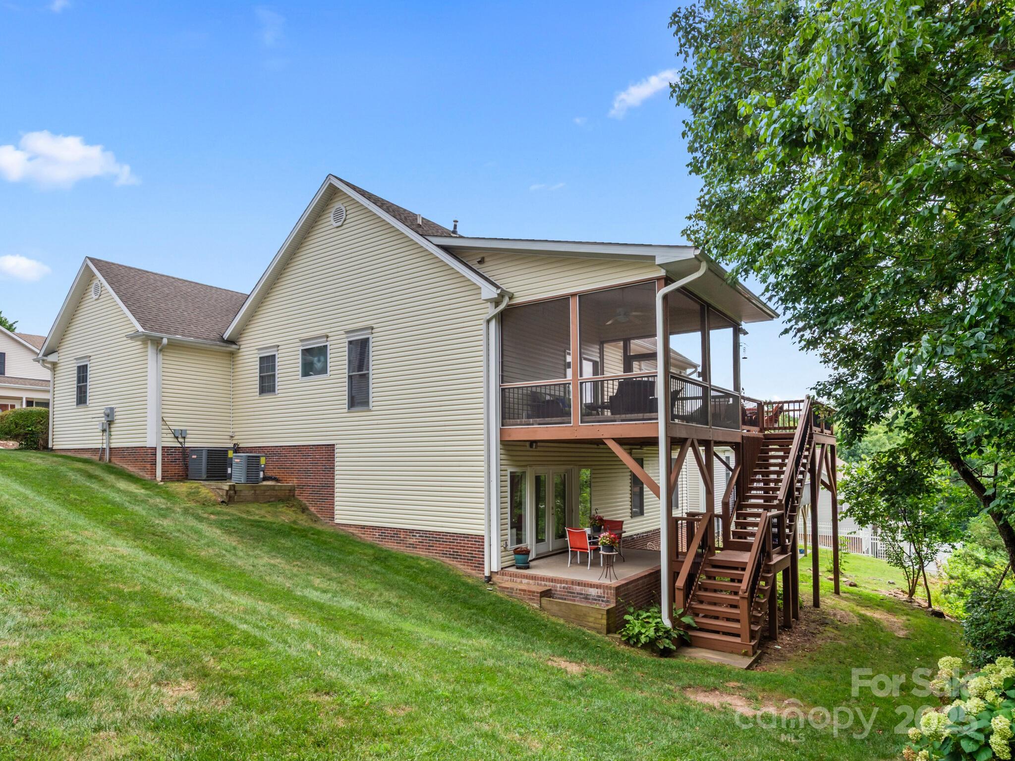 119 Willow Oak Drive