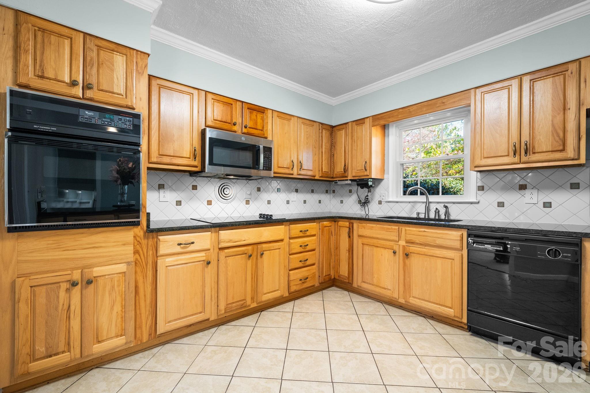 102 Castlegate Drive