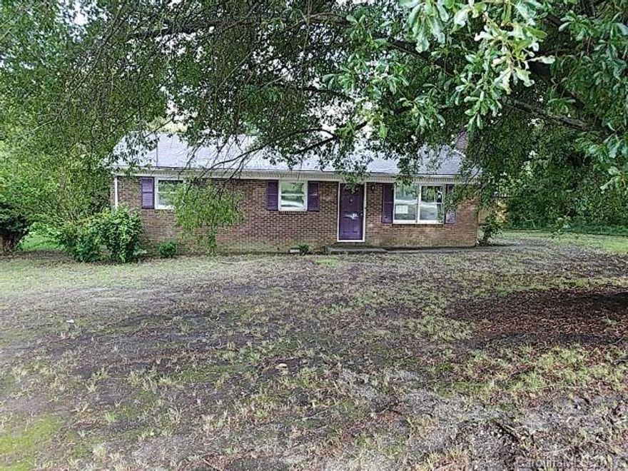 Great full brick ranch home with good bones in Mount Holly. Property is owned by the US Dept. of HUD, 381-831991 Insurability “UI”, Subject to Appraisal. Seller makes no representations or warranties as to property condition, HUD Homes are Sold “As-Is”. Pre-1978 Properties to include LBP Notices, Seller may contribute up to 3% buyer closing costs, upon buyer request when bid is placed. "EQUAL HOUSING OPPORTUNITY"