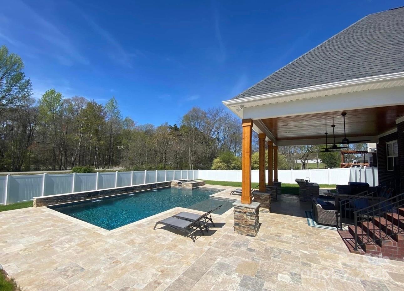 3005 Monterrey Lane