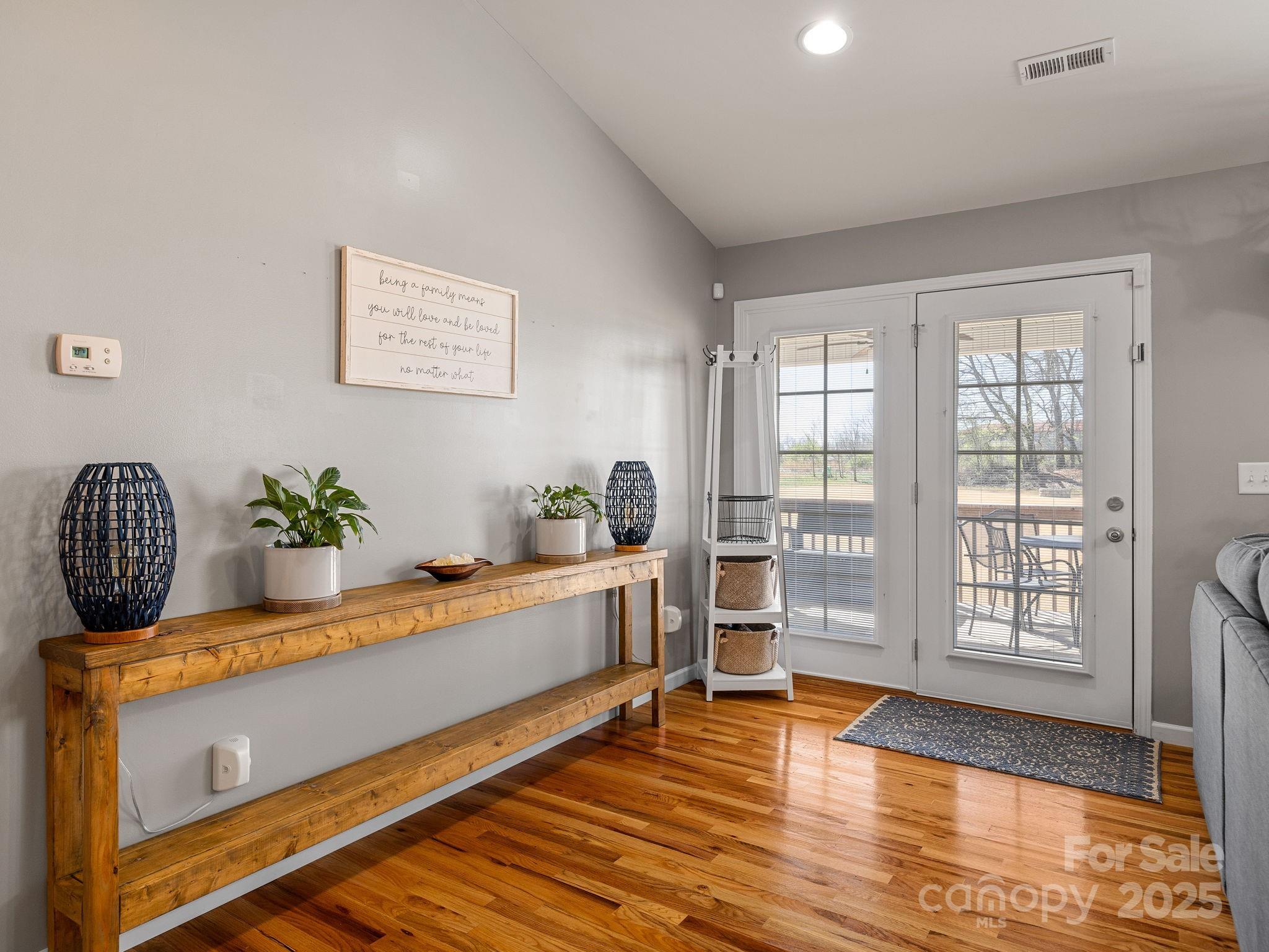 Shana Lynn - Residential