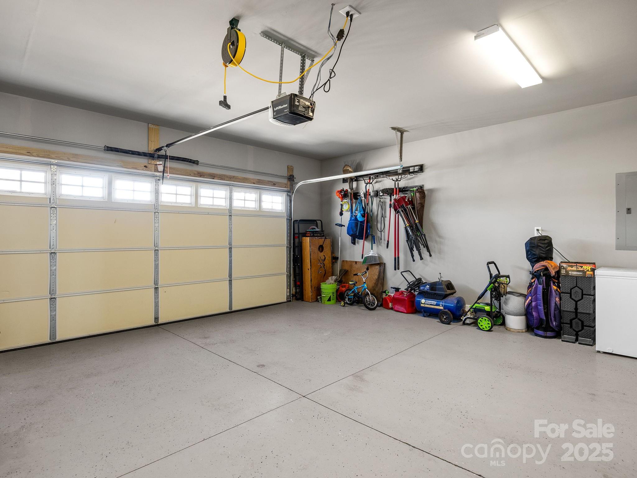 Shana Lynn - Residential