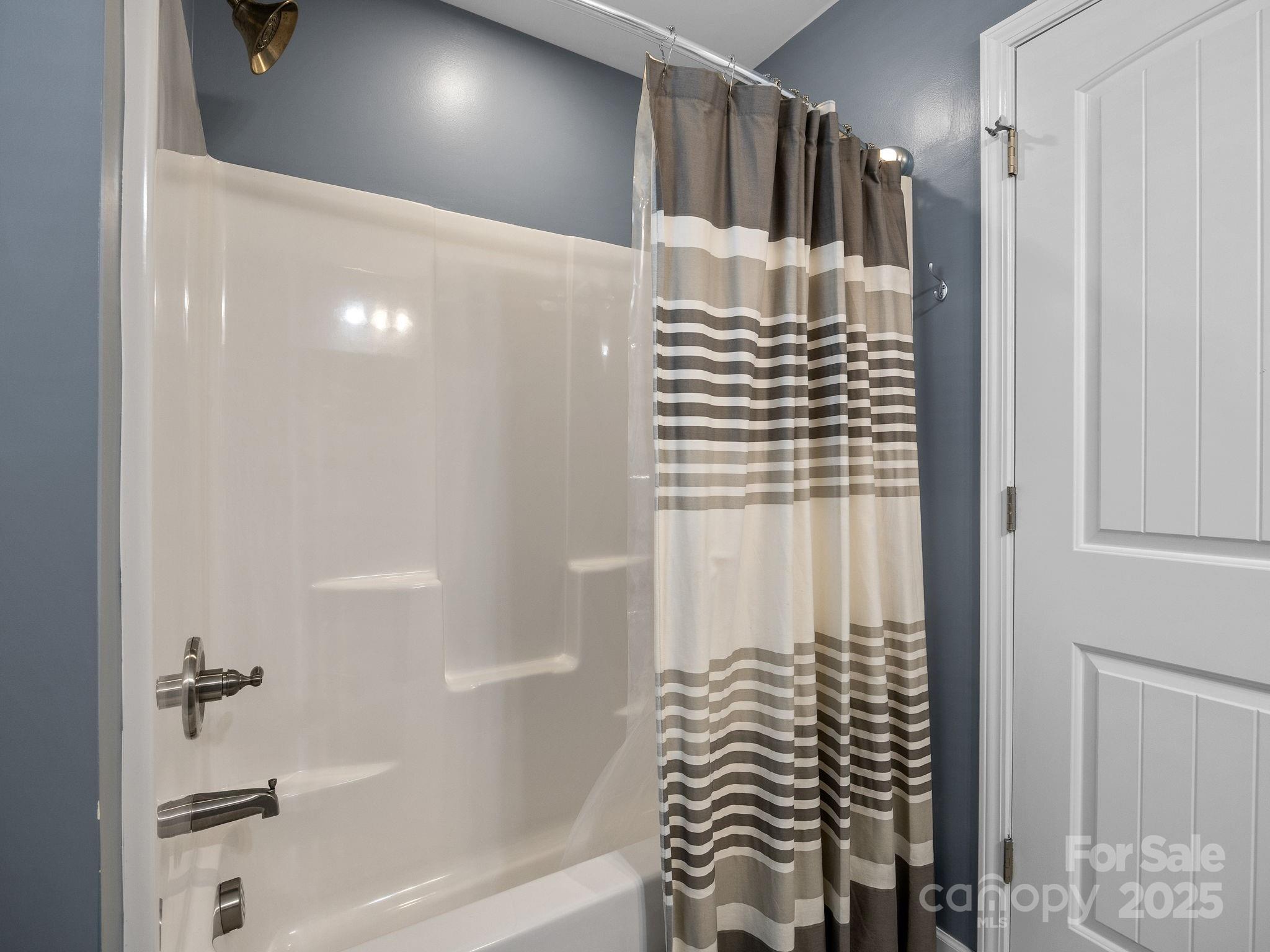 Shana Lynn - Residential