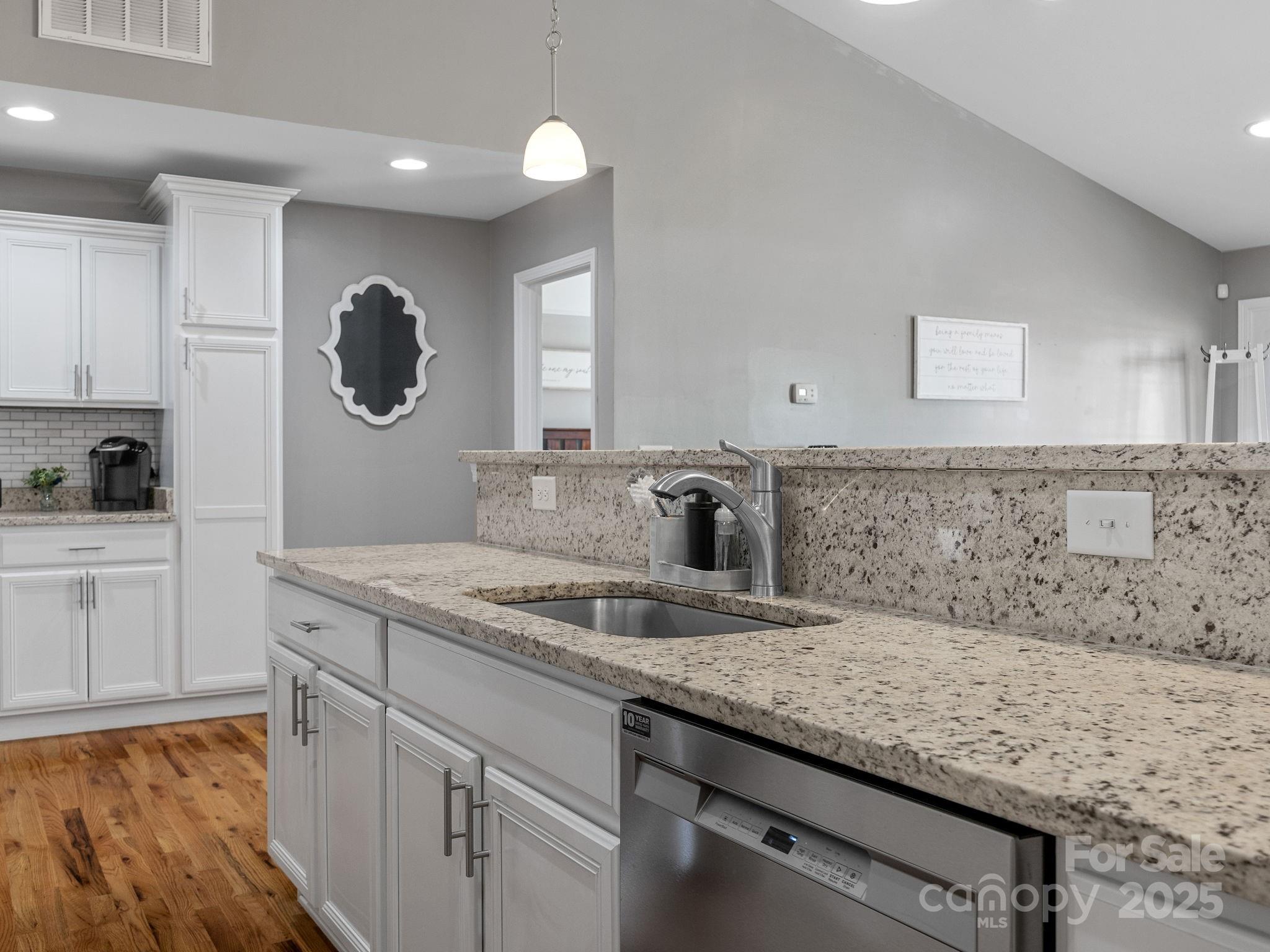 Shana Lynn - Residential