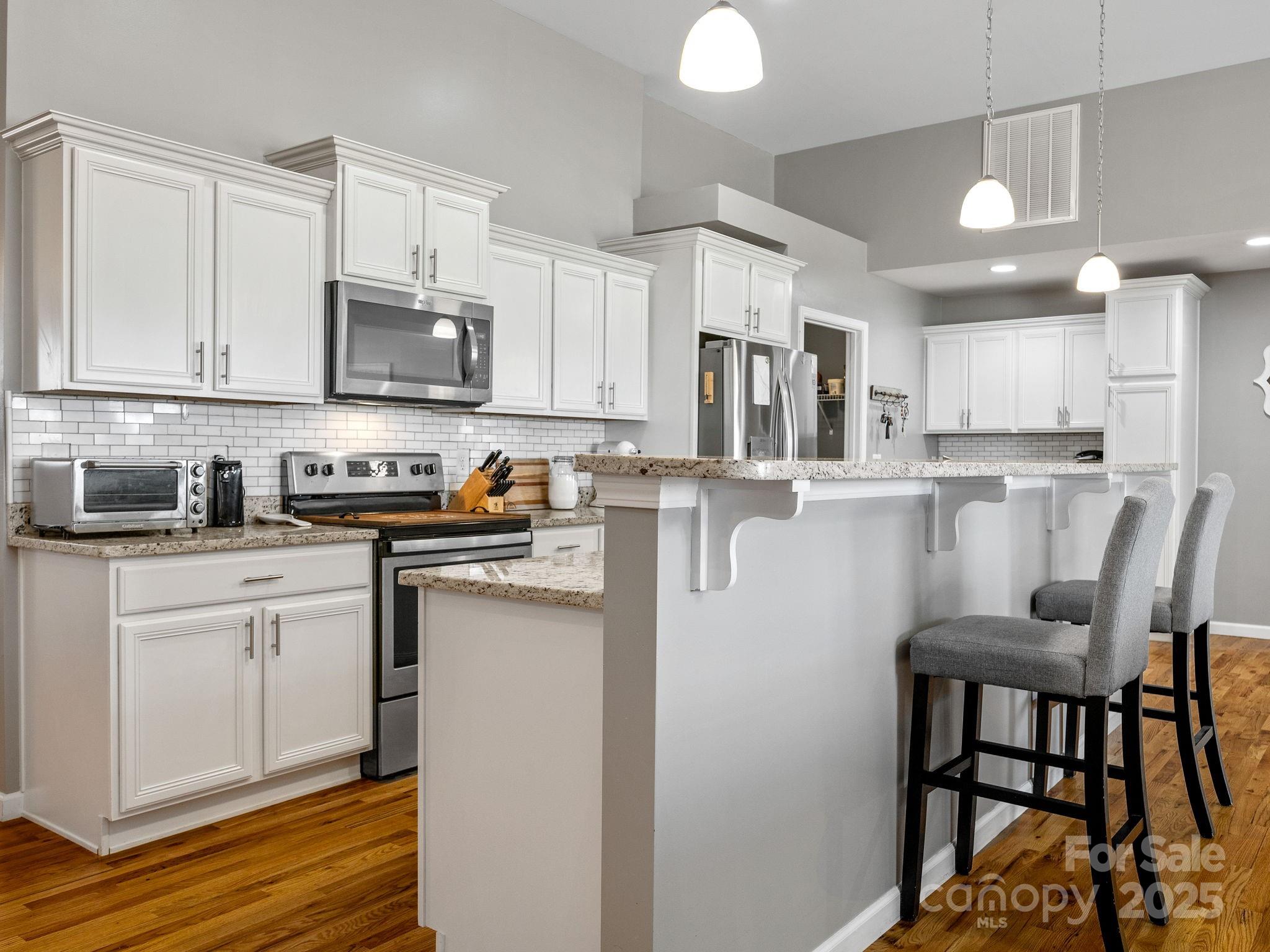 Shana Lynn - Residential