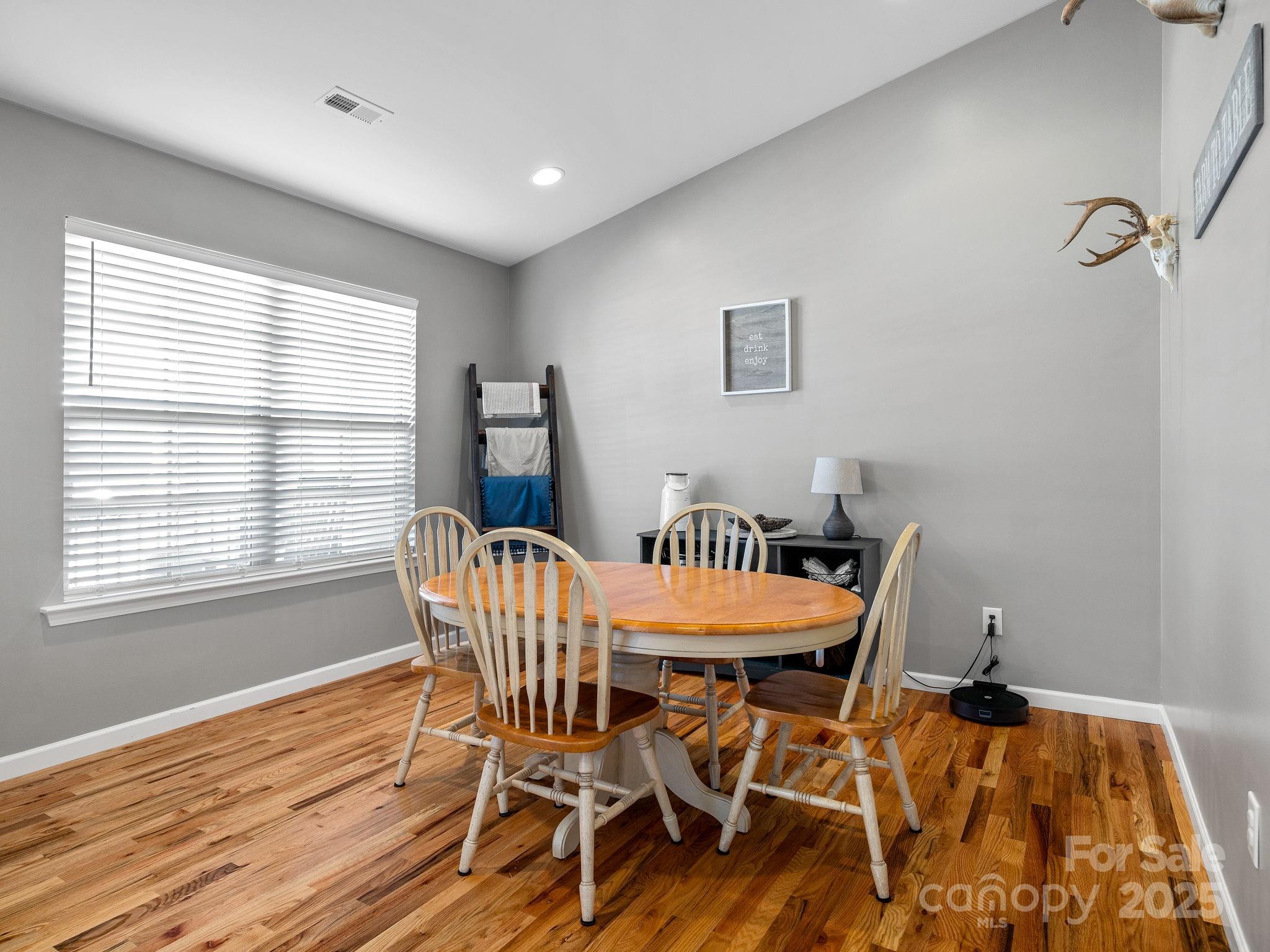 Shana Lynn - Residential