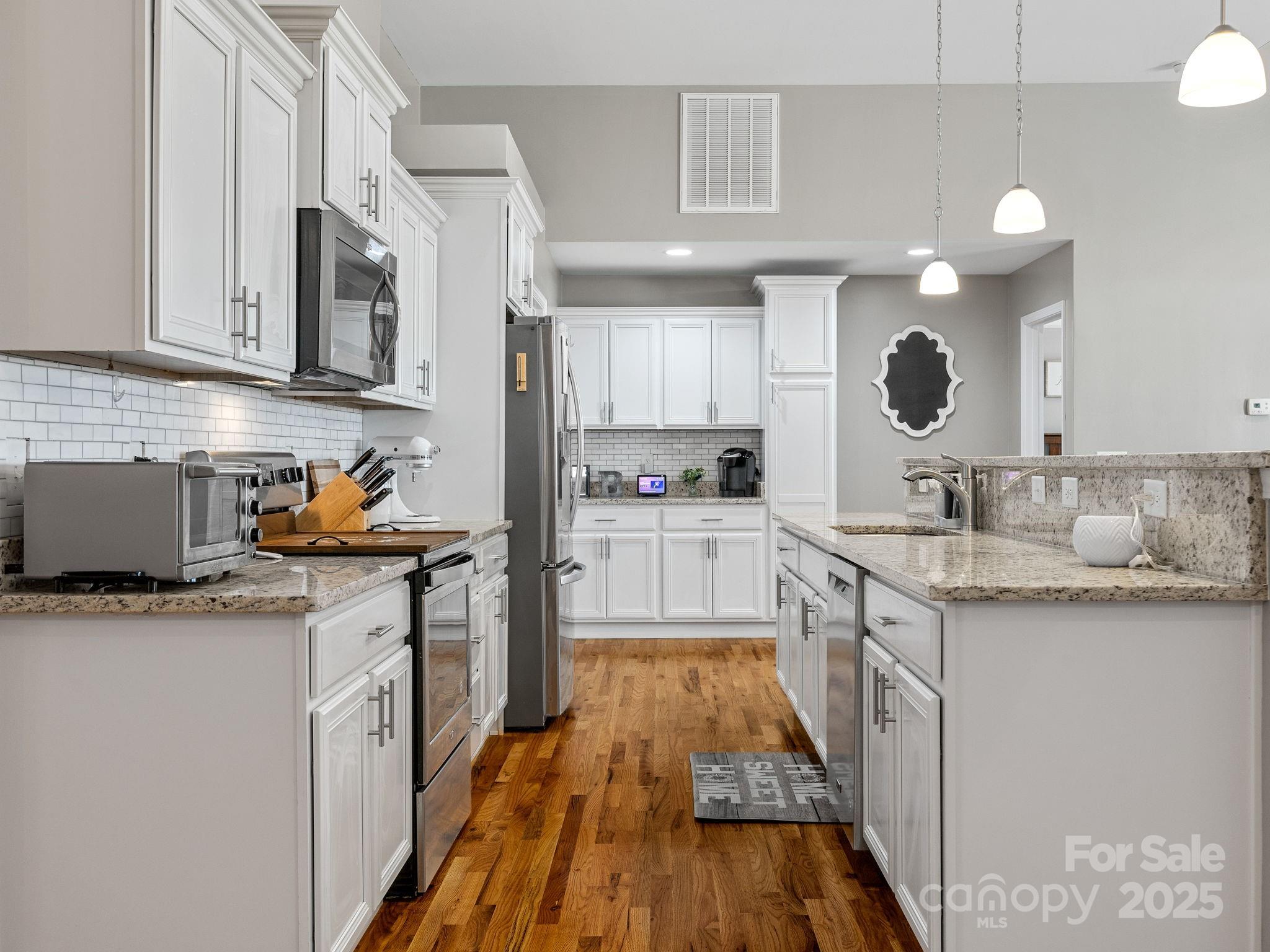 Shana Lynn - Residential