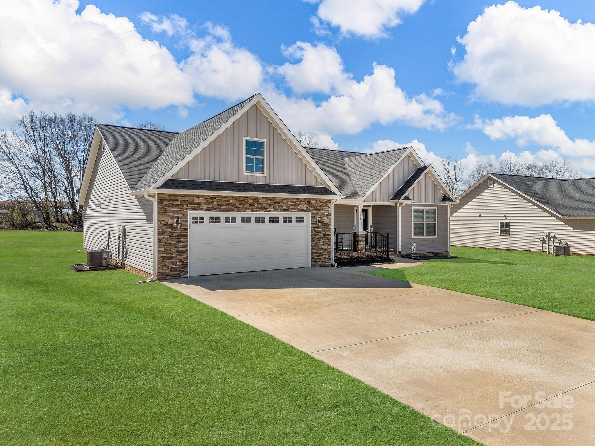 Shana Lynn - Residential