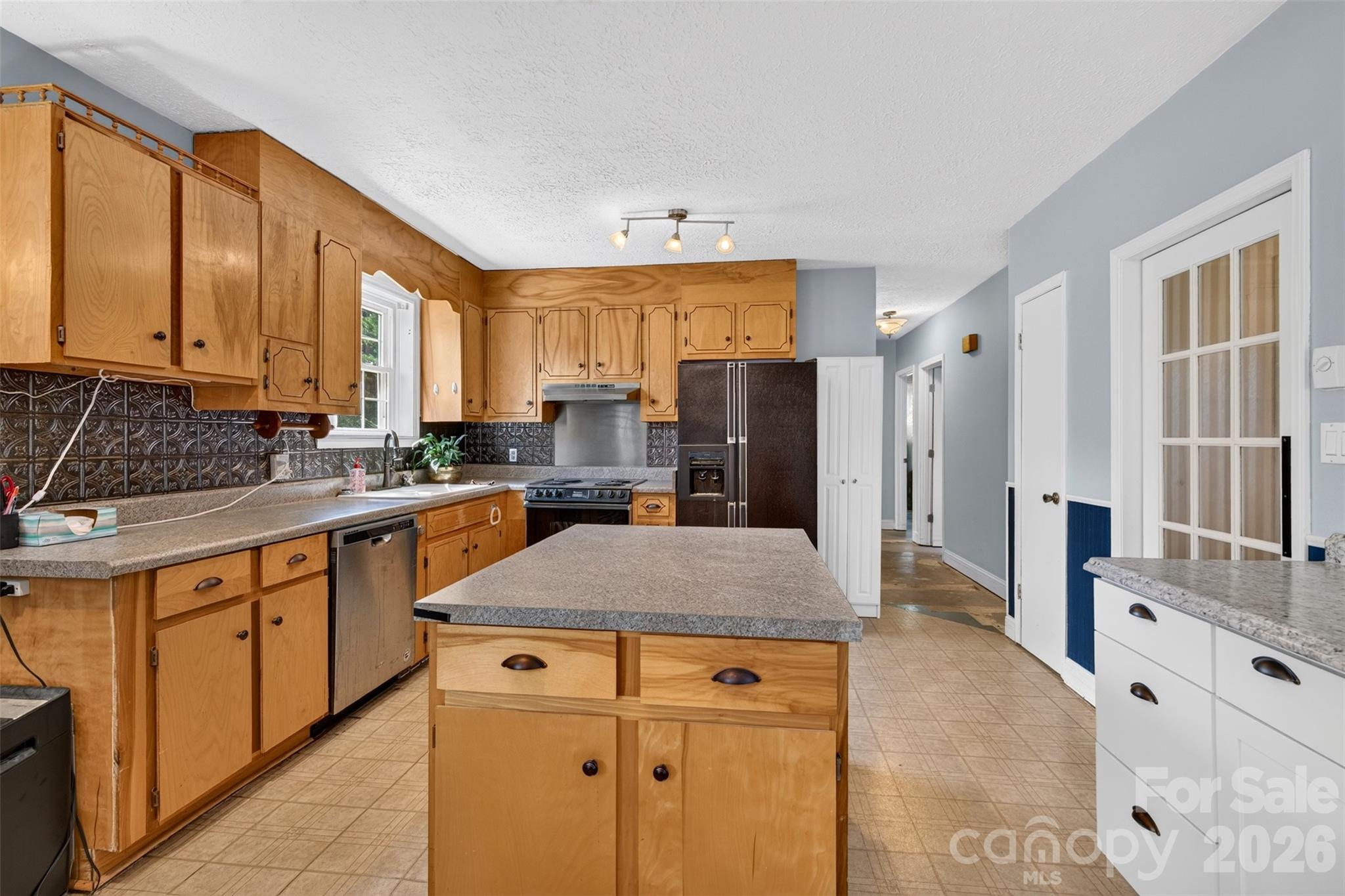 201 Cedarcrest Drive