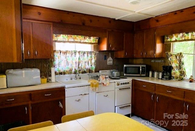 Bryson City, North Carolina 28713, United States, 1 Bedroom Bedrooms, ,1 BathroomBathrooms,Residential,Active,98686