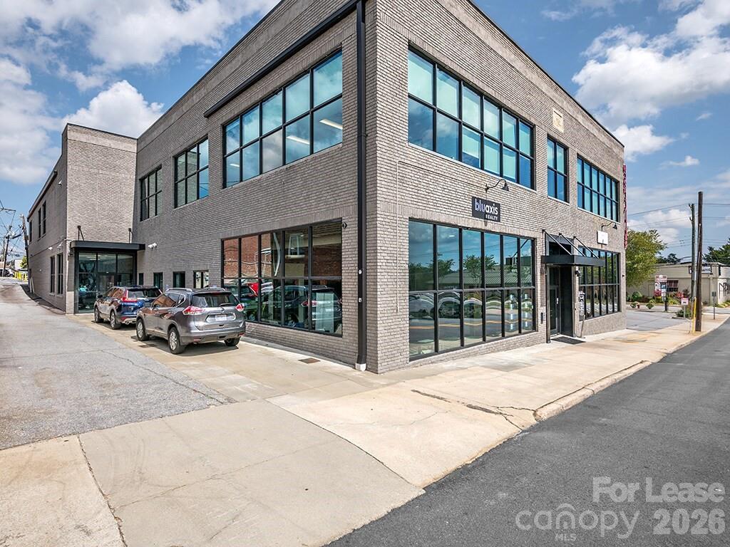 Photo 1 of 6 — 101 Allen Street E 216, Hendersonville, NC 28792