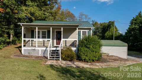 Photo of 617 Hawthorne Street, Hudson, NC 28638 (MLS # 4435748)
