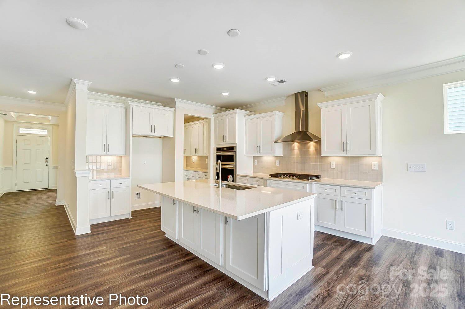 2012 Embassy Court 46