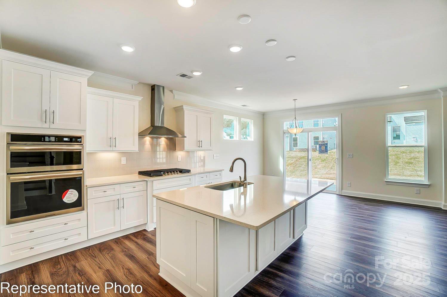 2012 Embassy Court 46