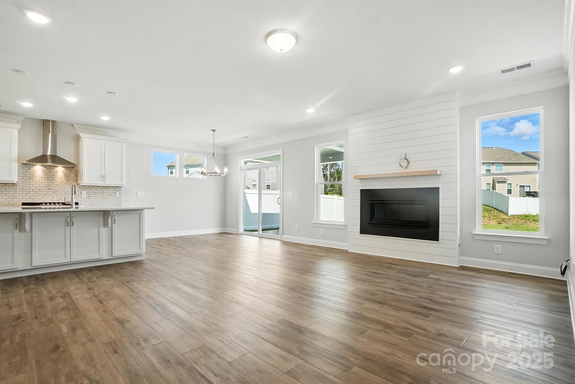 2012 Embassy Court 46