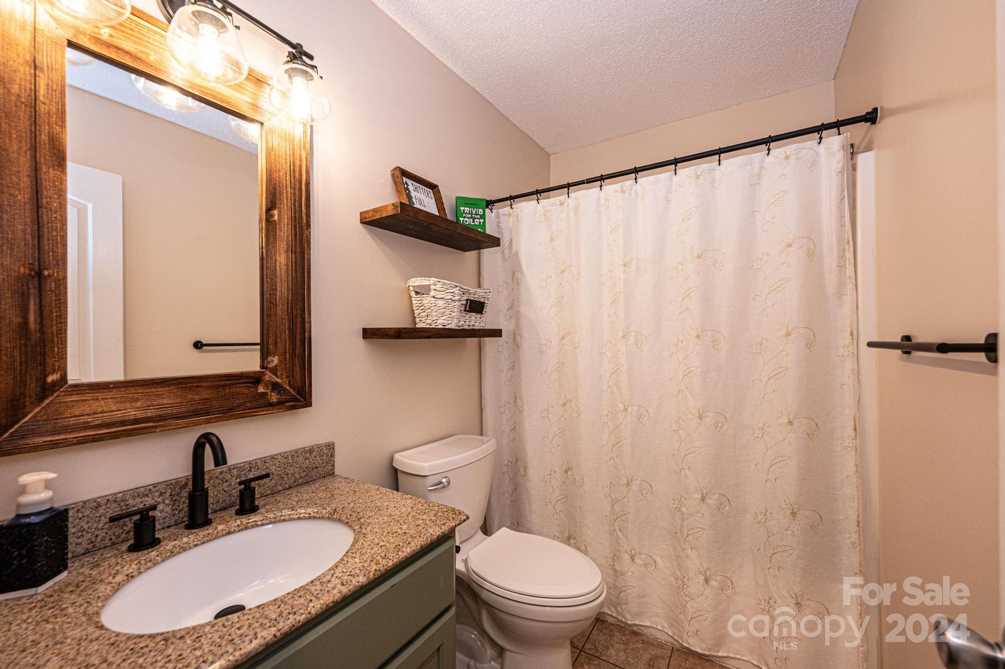 Pineknoll - Residential