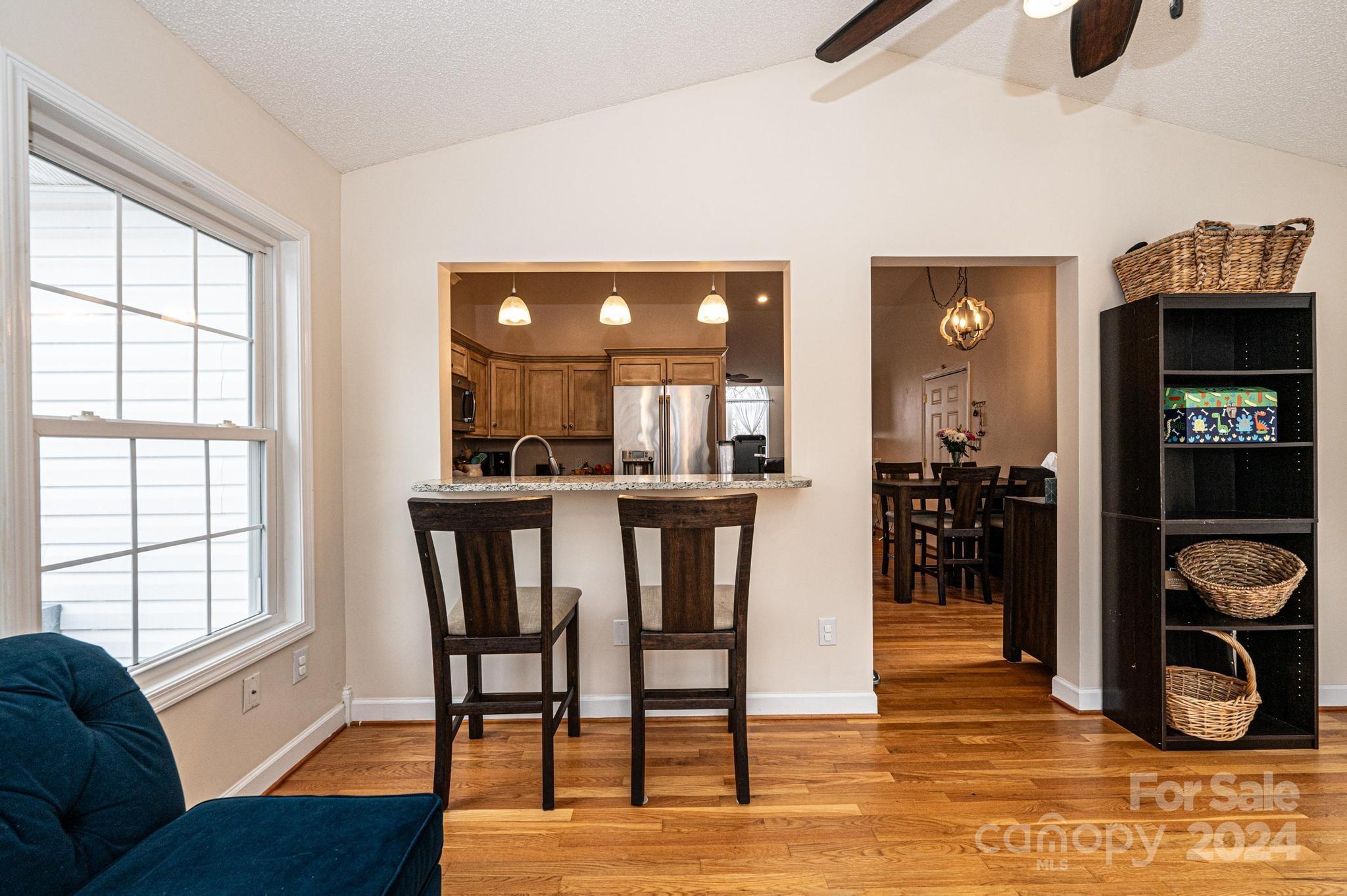 Pineknoll - Residential