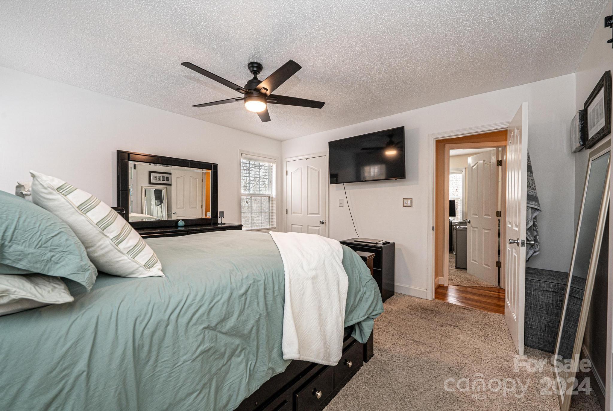 Pineknoll - Residential