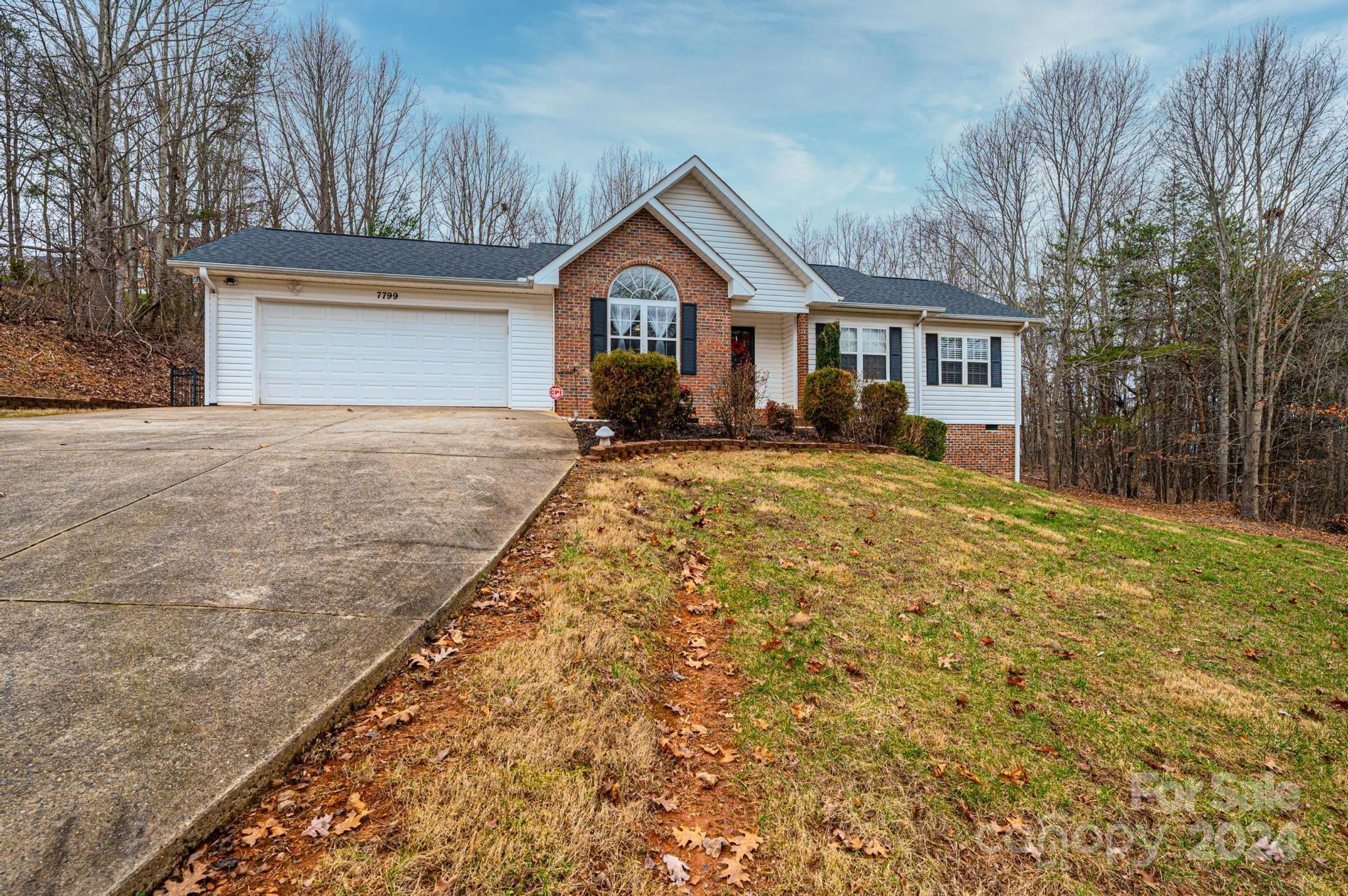 Pineknoll - Residential