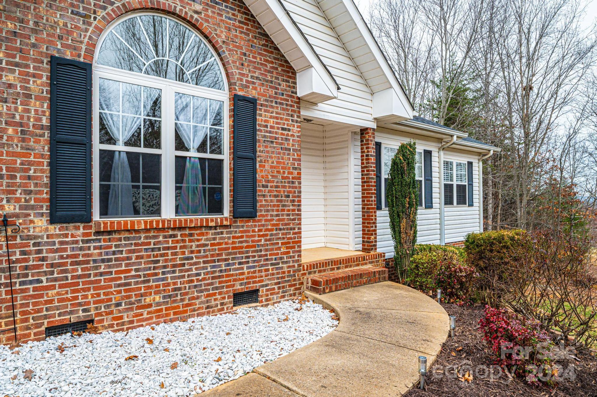 Pineknoll - Residential