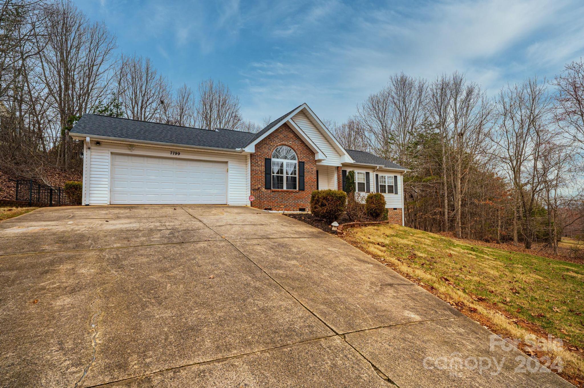 Pineknoll - Residential