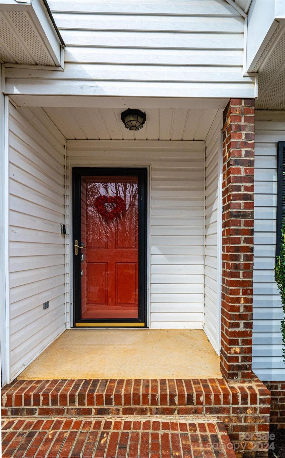 Pineknoll - Residential