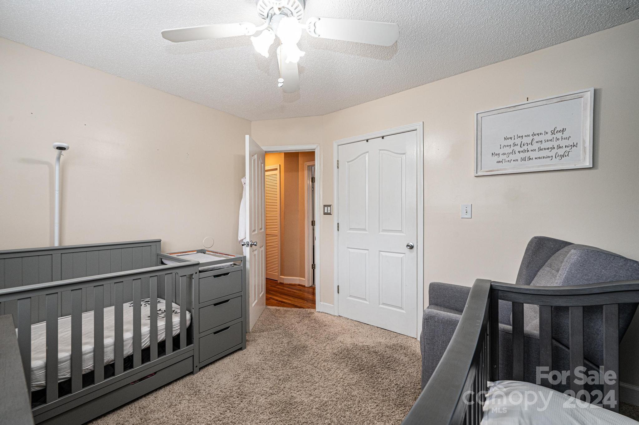 Pineknoll - Residential