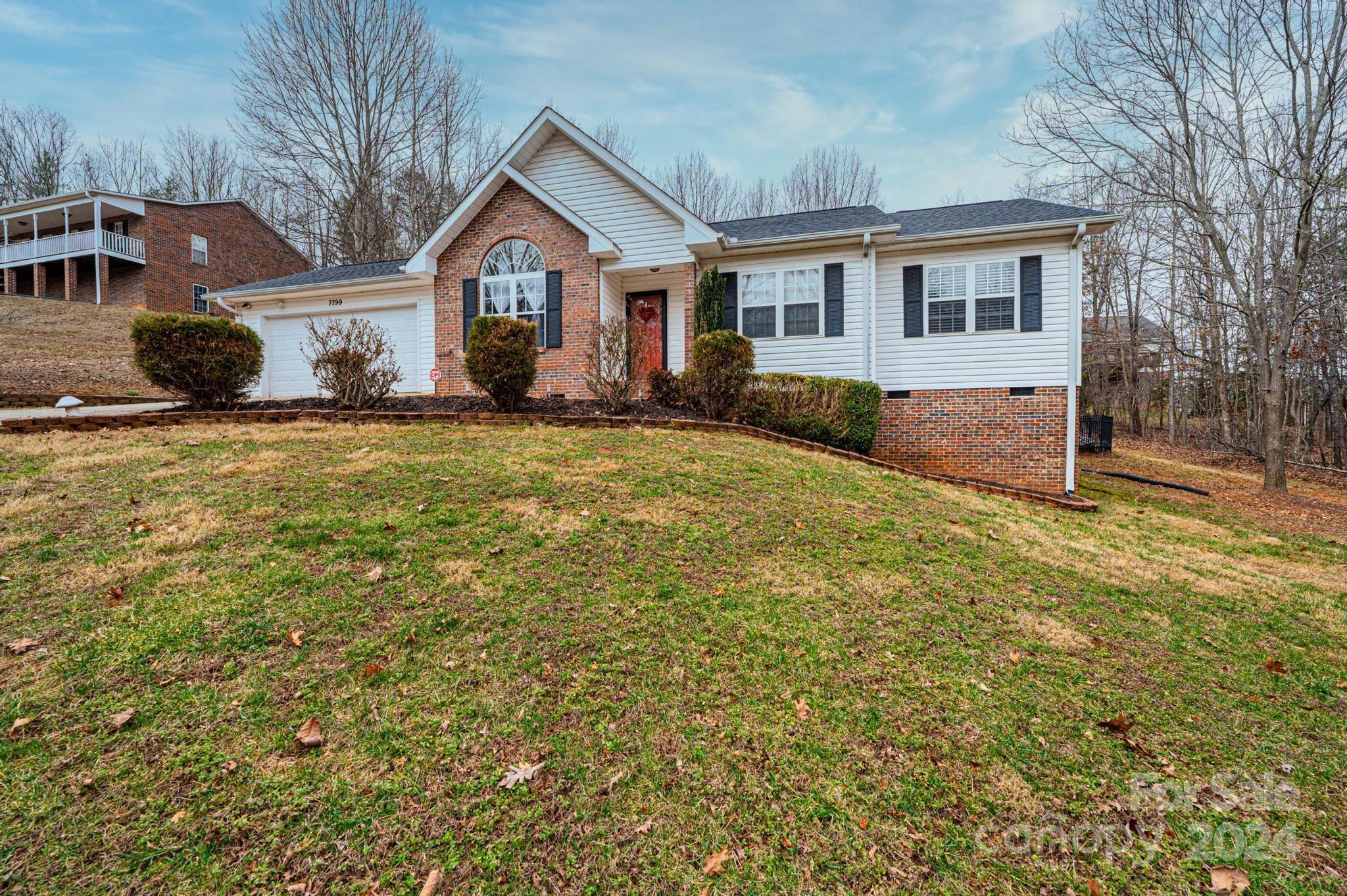 Pineknoll - Residential