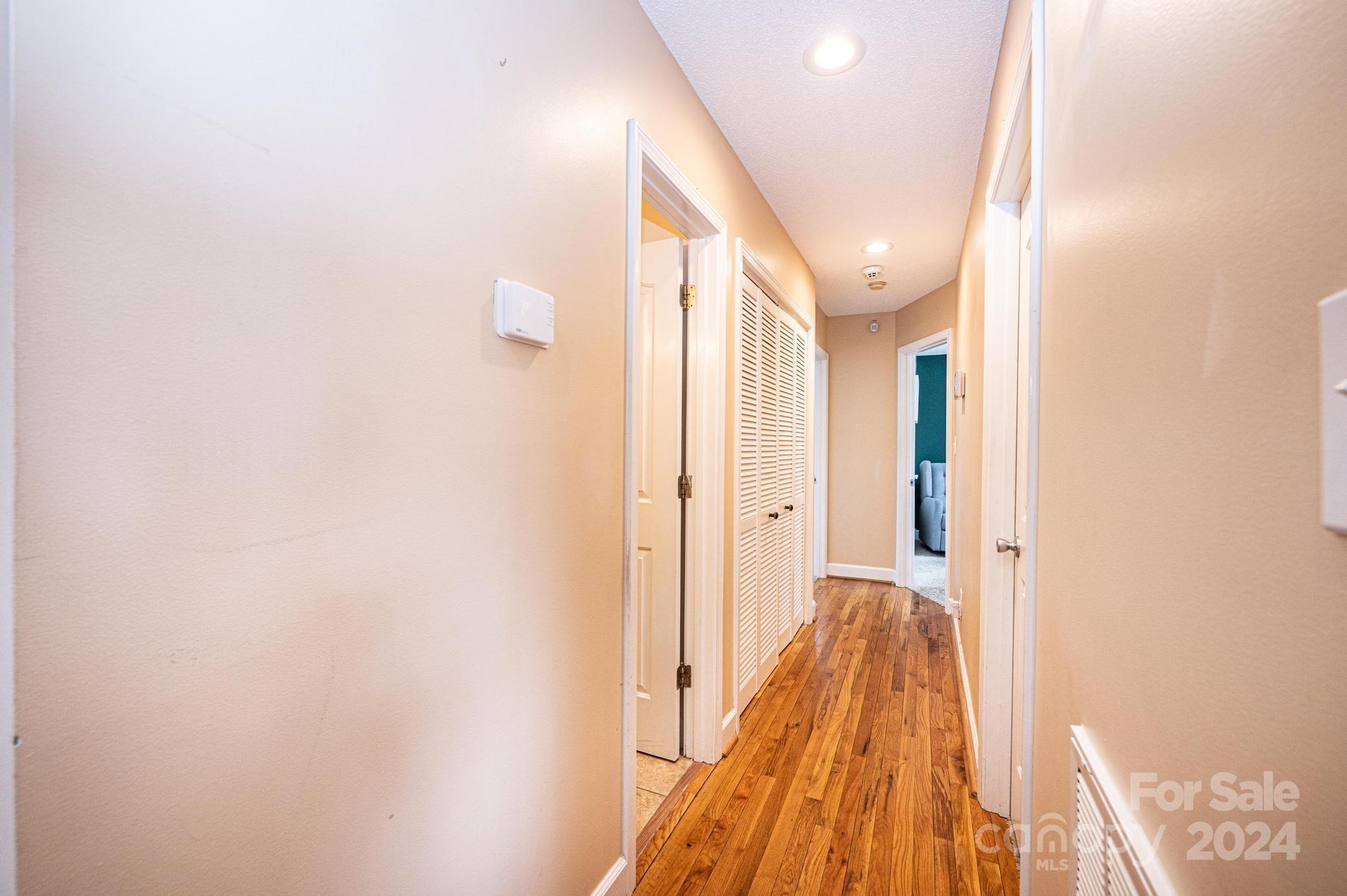 Pineknoll - Residential