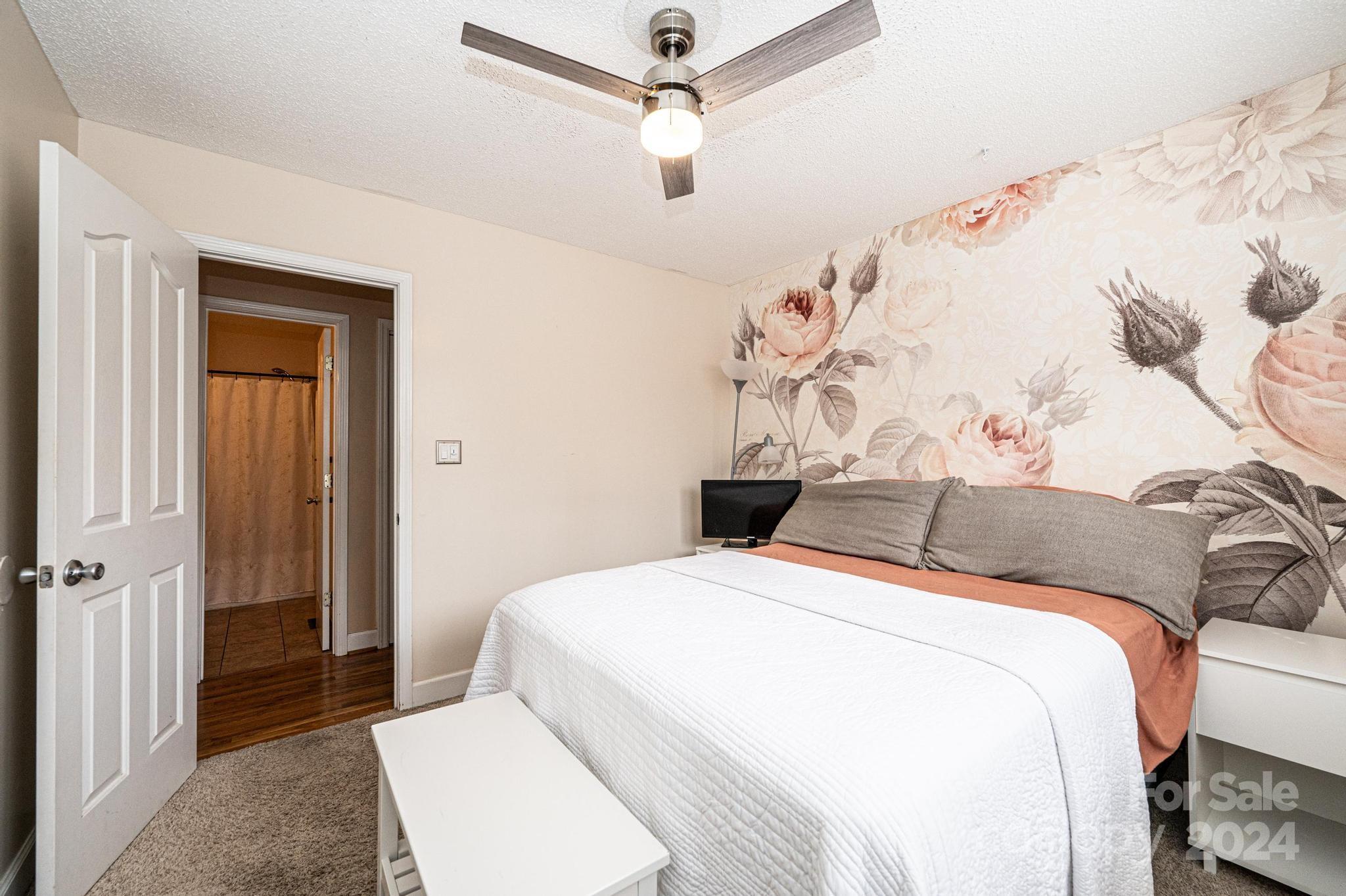 Pineknoll - Residential