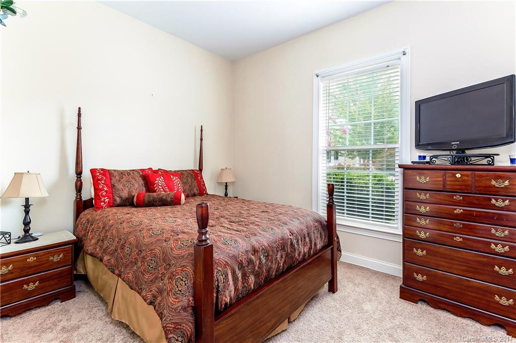 Chestnut Oaks - Residential