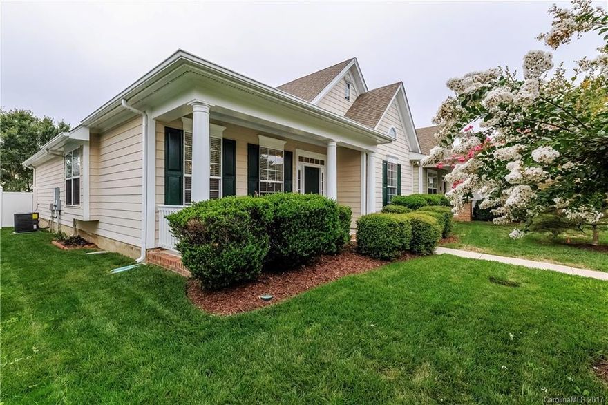 Updated David Weekley Built Ranch Plan in Chestnut Oaks. Very Open Floorplan. Great Front Porch and an even better Privacy Fenced in Backyard. New Carpet, Authentic Hardwood Floors and Granite Countertops, & a New HVAC Unit Outside. Just Painted Interior and Exterior. Tall 10 Ft Ceilings throughout and a tasteful Trey Ceiling in the Master Bedroom.
The Large Master Bath has a Garden Tub & Separate Shower. Good Sized Walk-In Closet as well. This Home shows Beautifully and is Move In Ready!