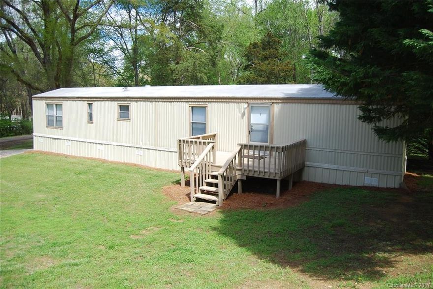 This is a Grandfathered Mobile Home Park in York County. Great Location to lake Wylie, Shopping and Schools.
There is an opportunity to add more pads and more income.  Income is right at $ 100,000 per year. All documentation available. Owner Retiring.