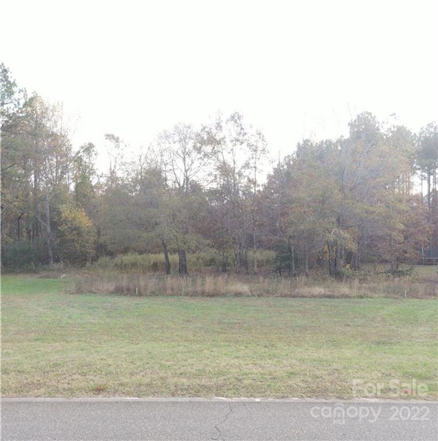 READY FOR YOUR DREAM HOME.  3/4 acre wooded lot near Boiling Springs on Hamilton Rd.  County water and
approved septic permit.  No HOA.  Close to schools, shopping and Gardner Webb University.  Conveniently located near Hwy 74 By-Pass for easy access to Asheville & Charlotte.