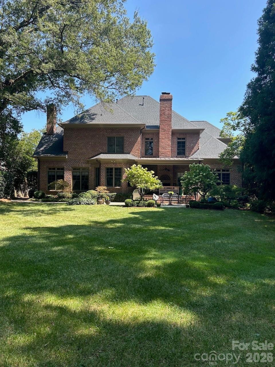 2720 Tanglewood Lane