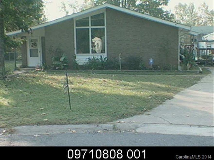 Great Investment  - Same tenant for 2 years with no plans to leave / Rented Section 8 for $702.00 / Home is VERY WELL KEPT /DO NOT DISTURB TENANT !!!!