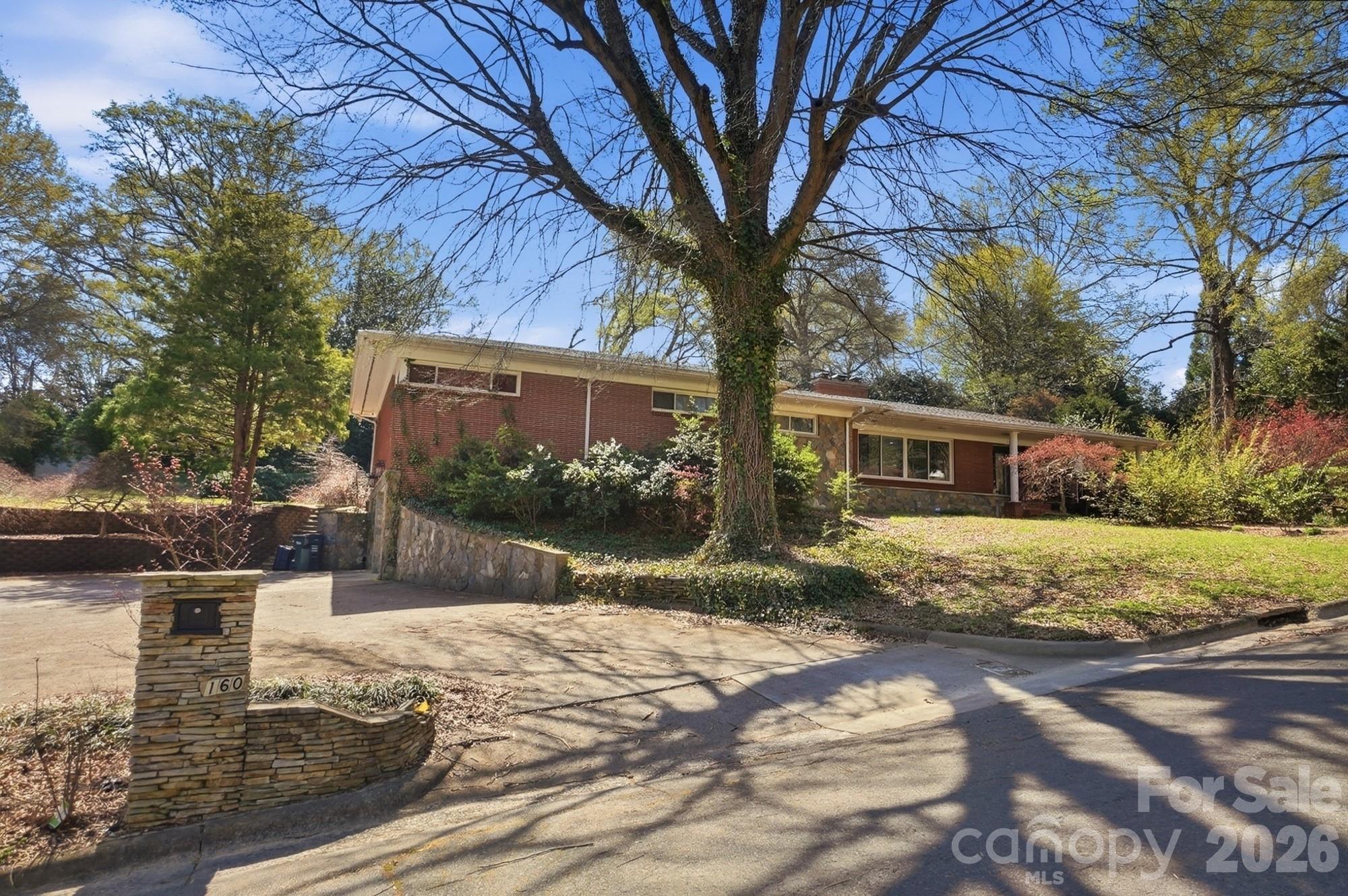 160 Glendale Avenue SE