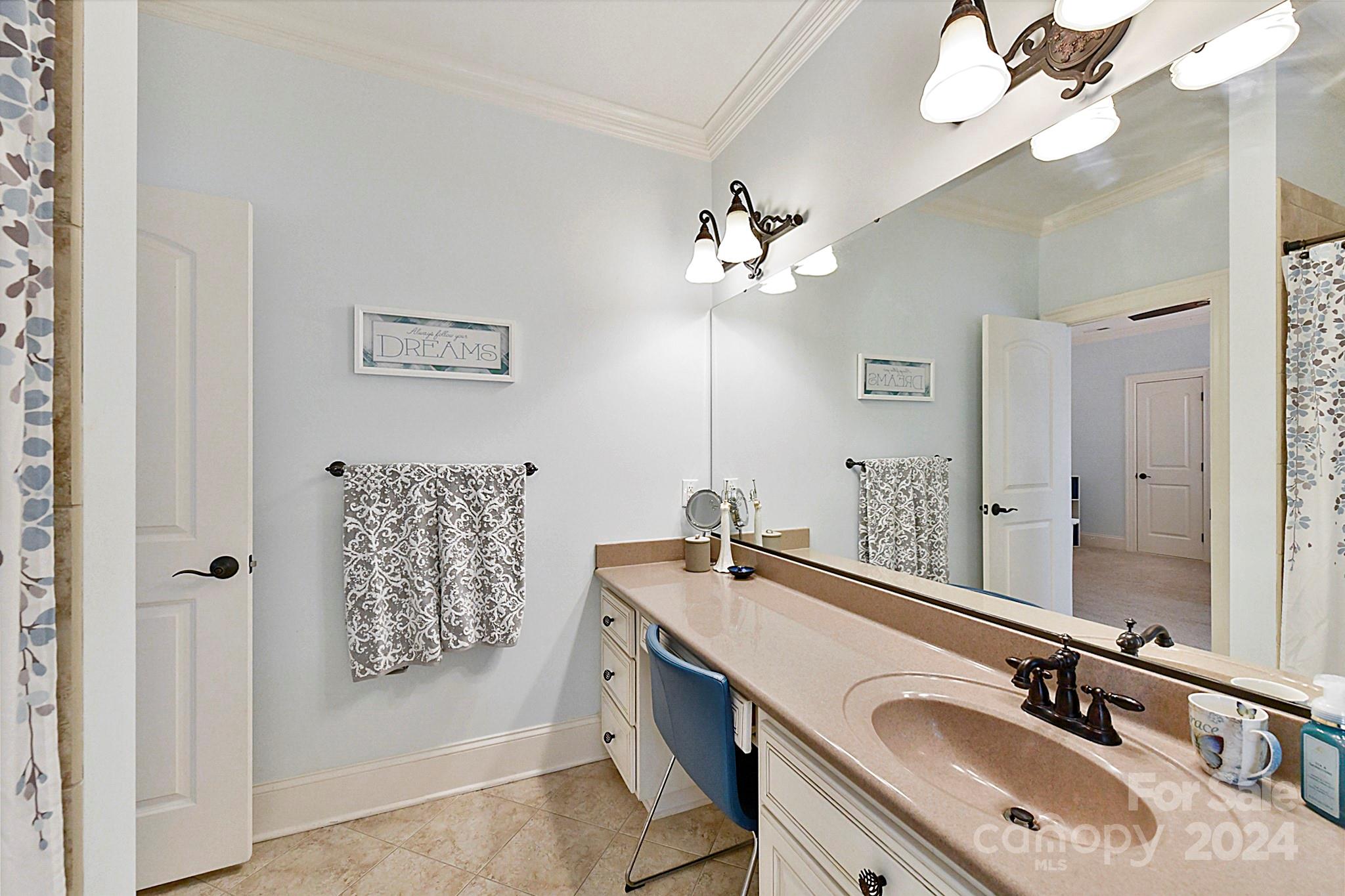 CHATELAINE - Residential