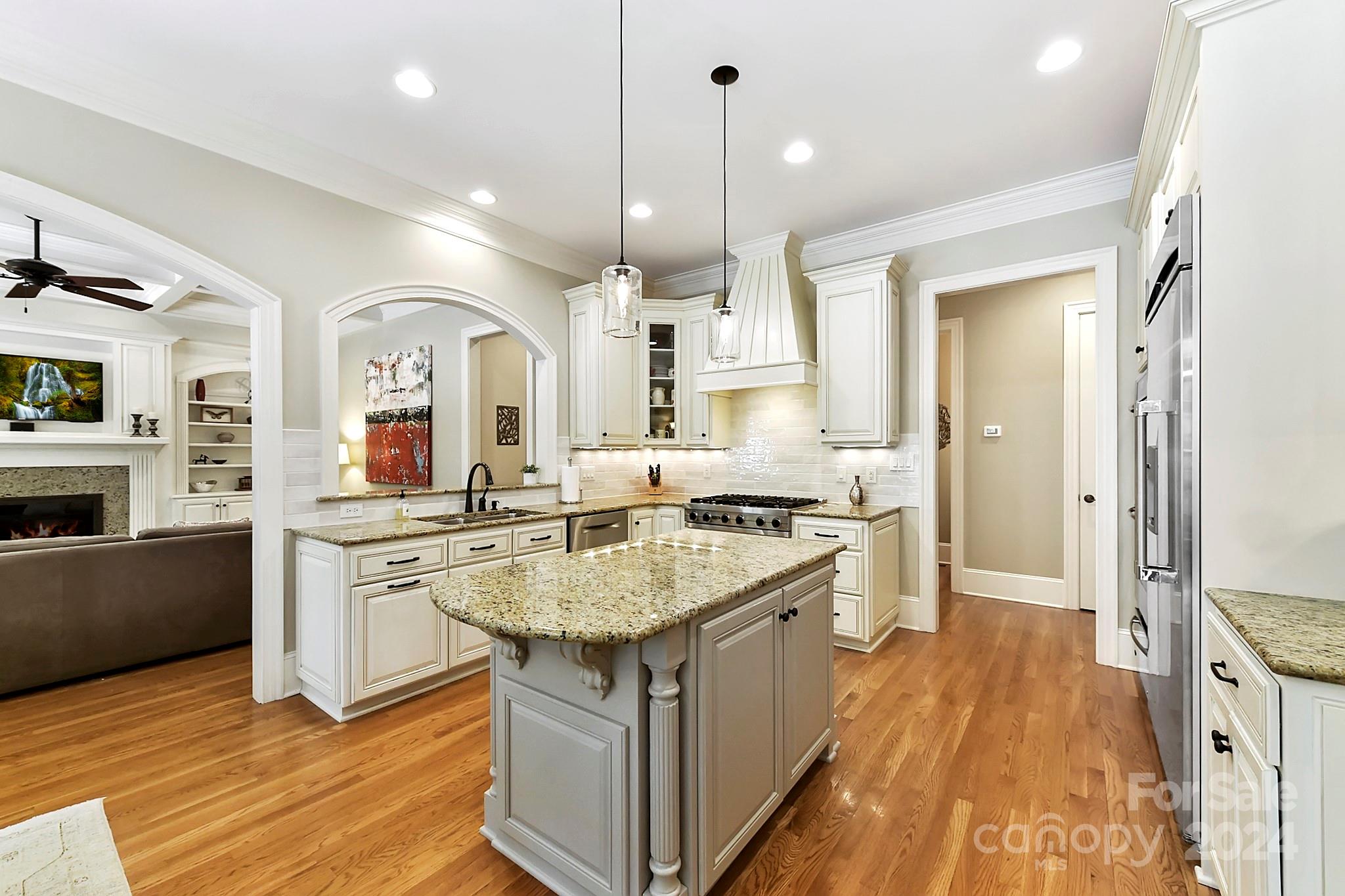 CHATELAINE - Residential