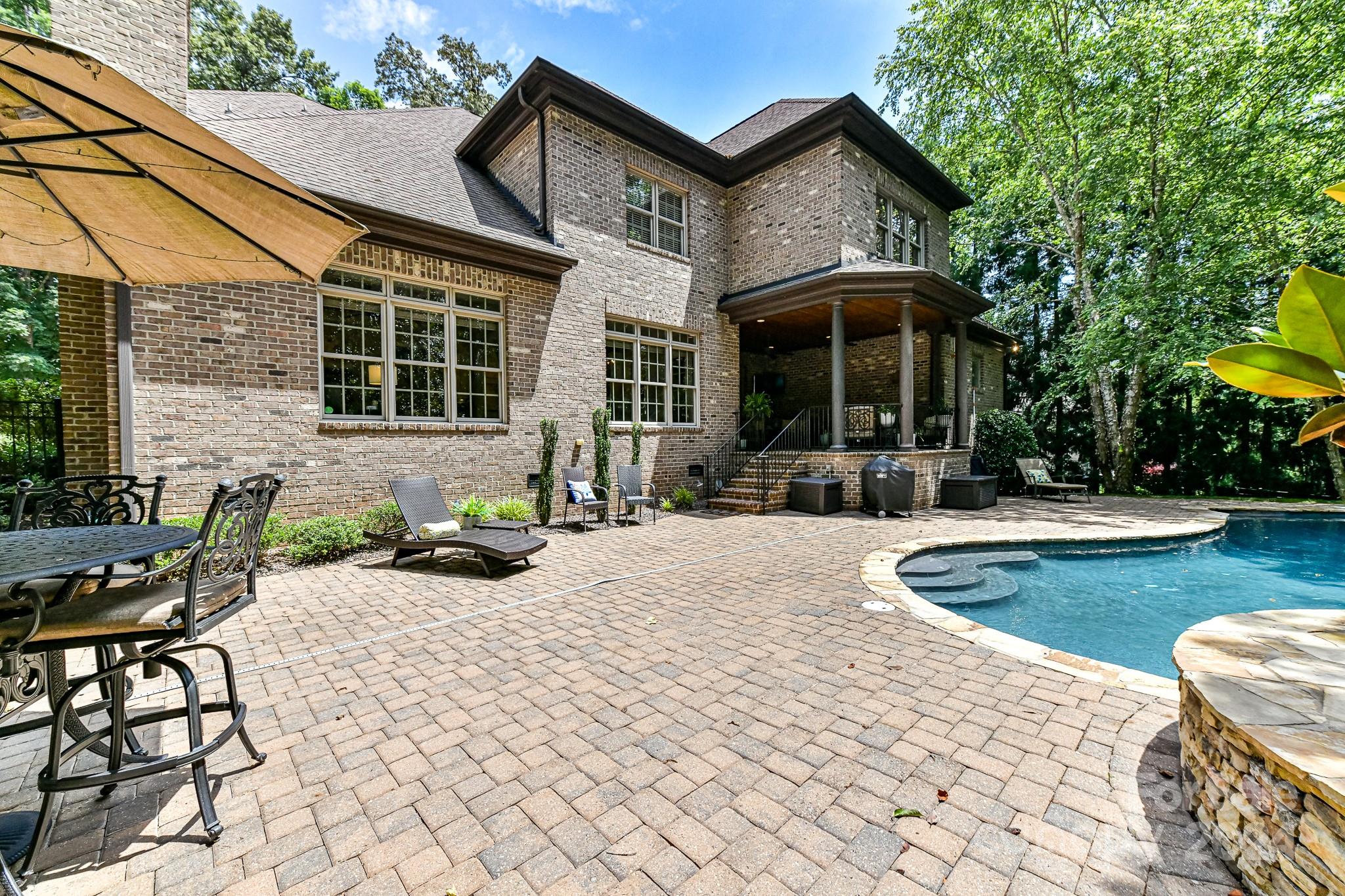 CHATELAINE - Residential