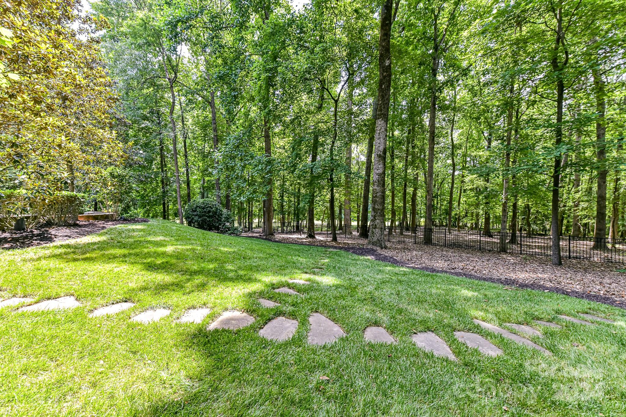 CHATELAINE - Residential