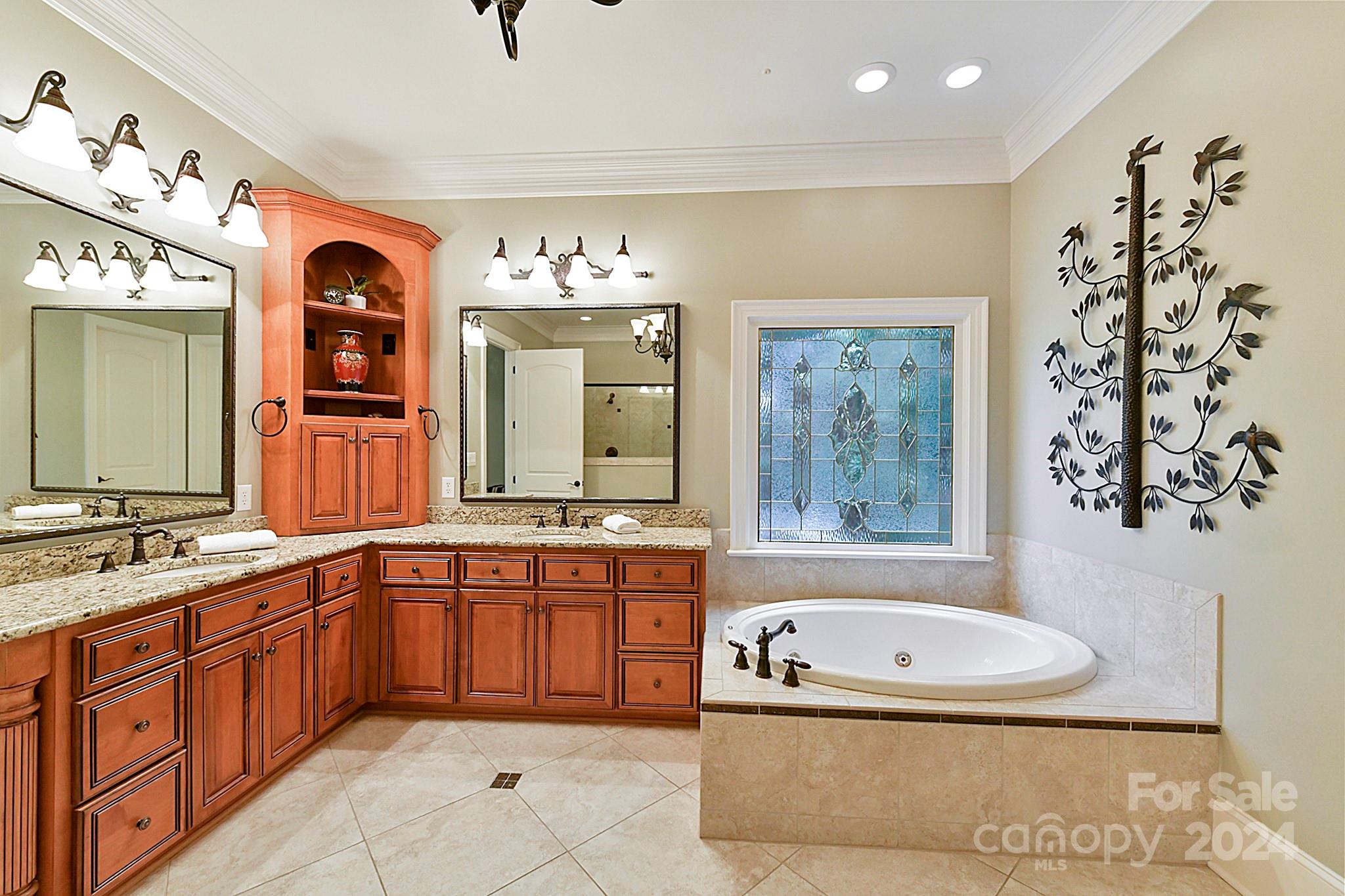 CHATELAINE - Residential